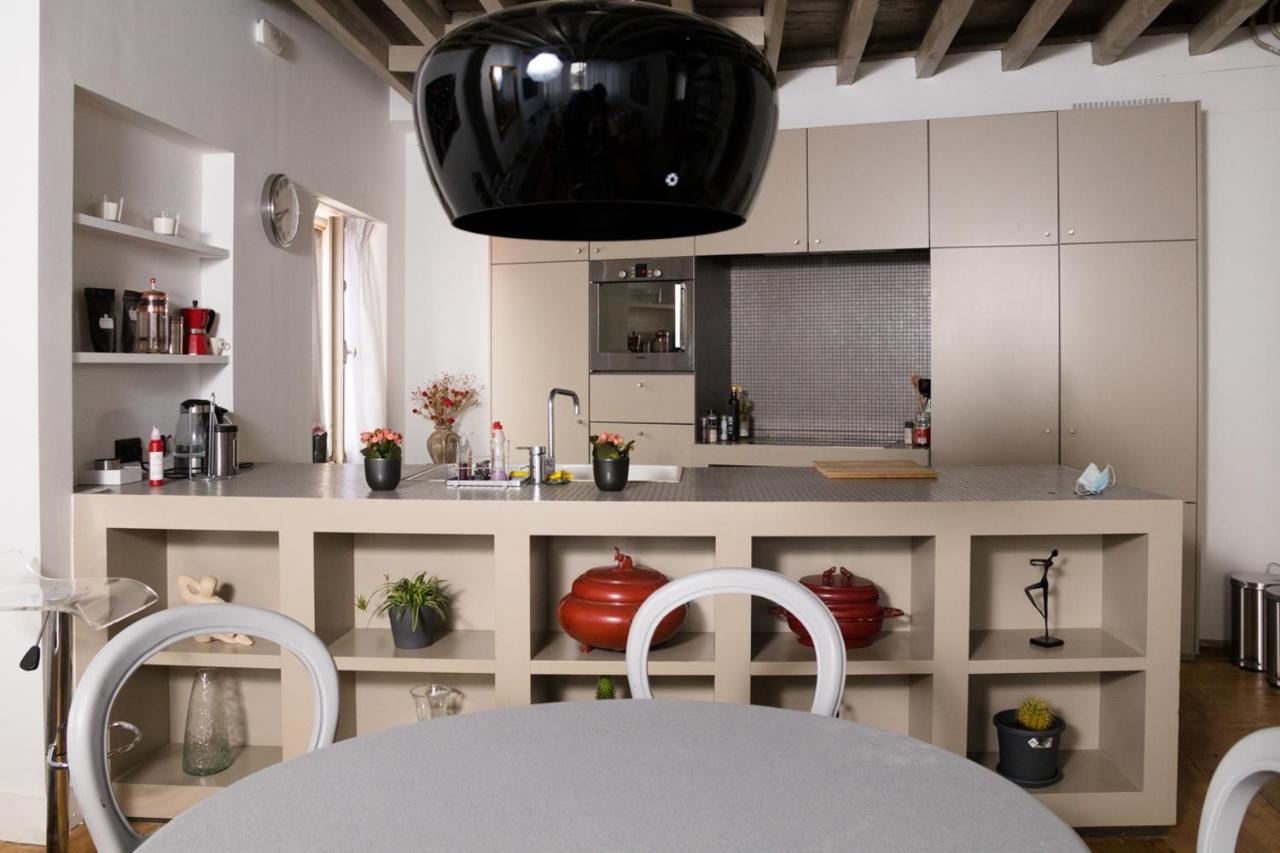 Duplex Dernier Etage Avec Terasse A Deux Pas De La Grand Place Brüsszel Kültér fotó