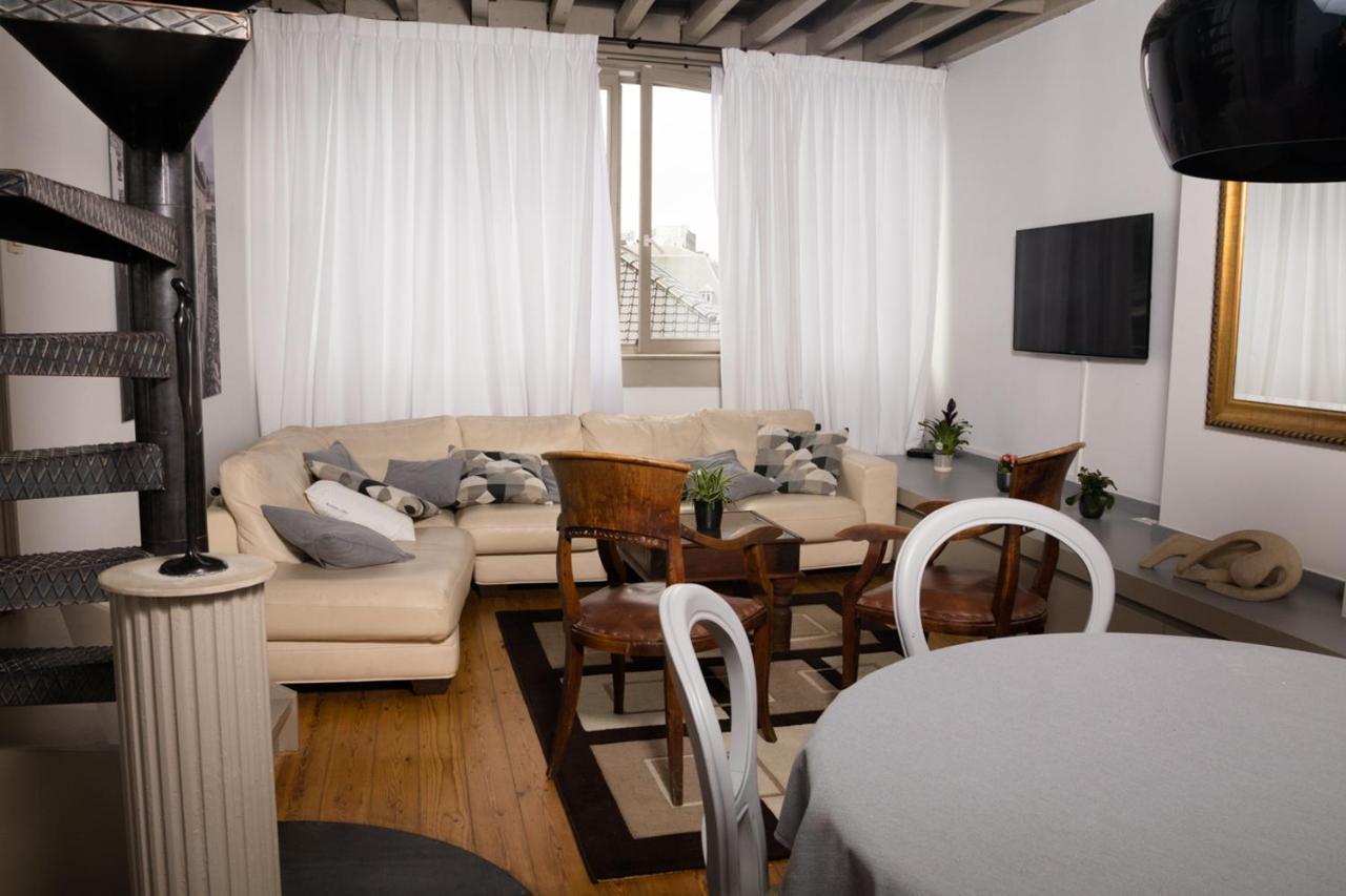 Duplex Dernier Etage Avec Terasse A Deux Pas De La Grand Place Brüsszel Kültér fotó