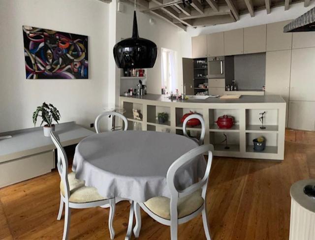 Duplex Dernier Etage Avec Terasse A Deux Pas De La Grand Place Brüsszel Kültér fotó